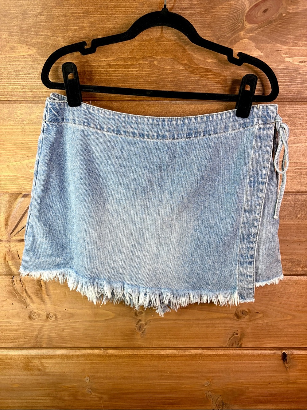 Happily Grey Light Wash Denim Wrap Skort with Frayed Hem - Size 11/30 🌸